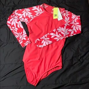 One piece swim suit